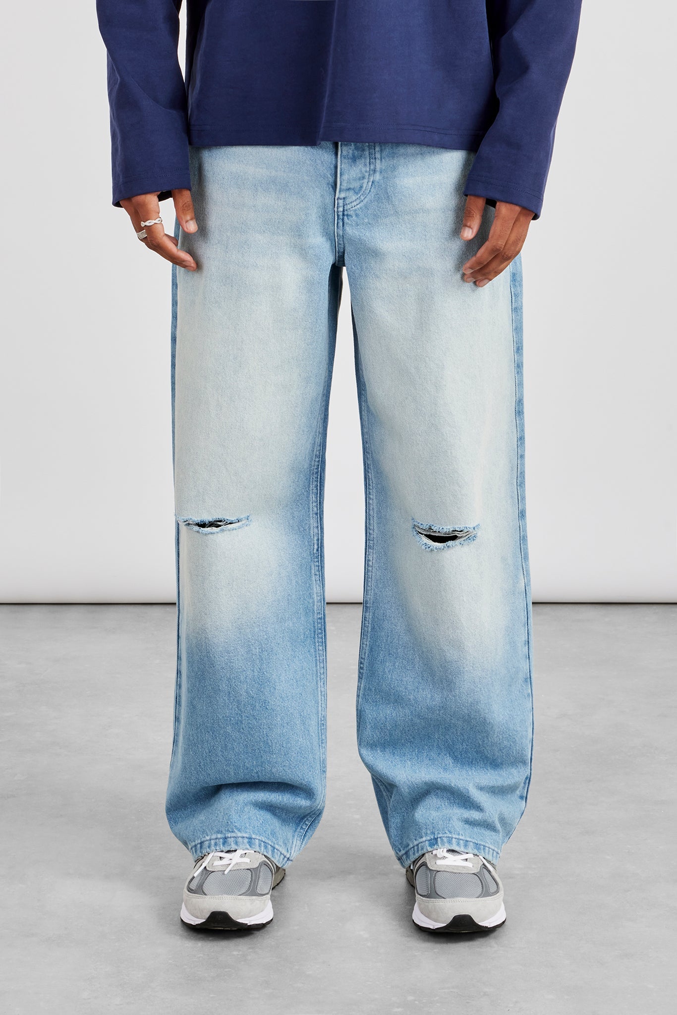 Baggy Ripped Knee Jean - Light Blue
